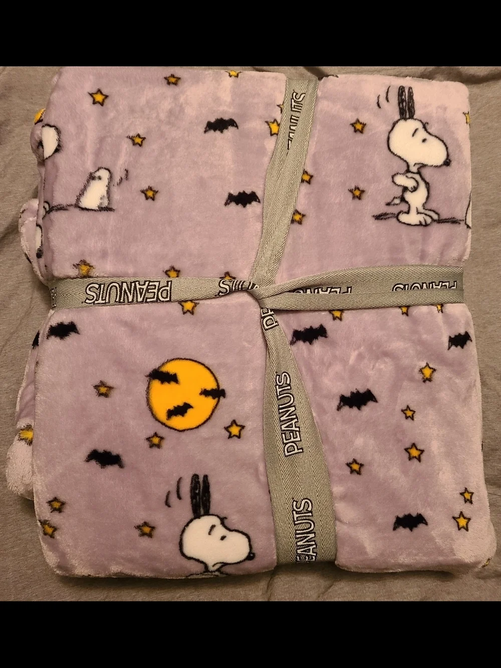 New Purple Peanuts Snoopy Halloween Plush Blanket By Berkshire